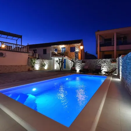Ana * Privlaka (Zadar)